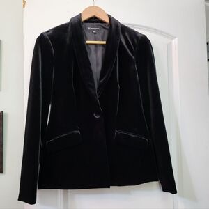 Macy's INC black velvet blazer S never worn